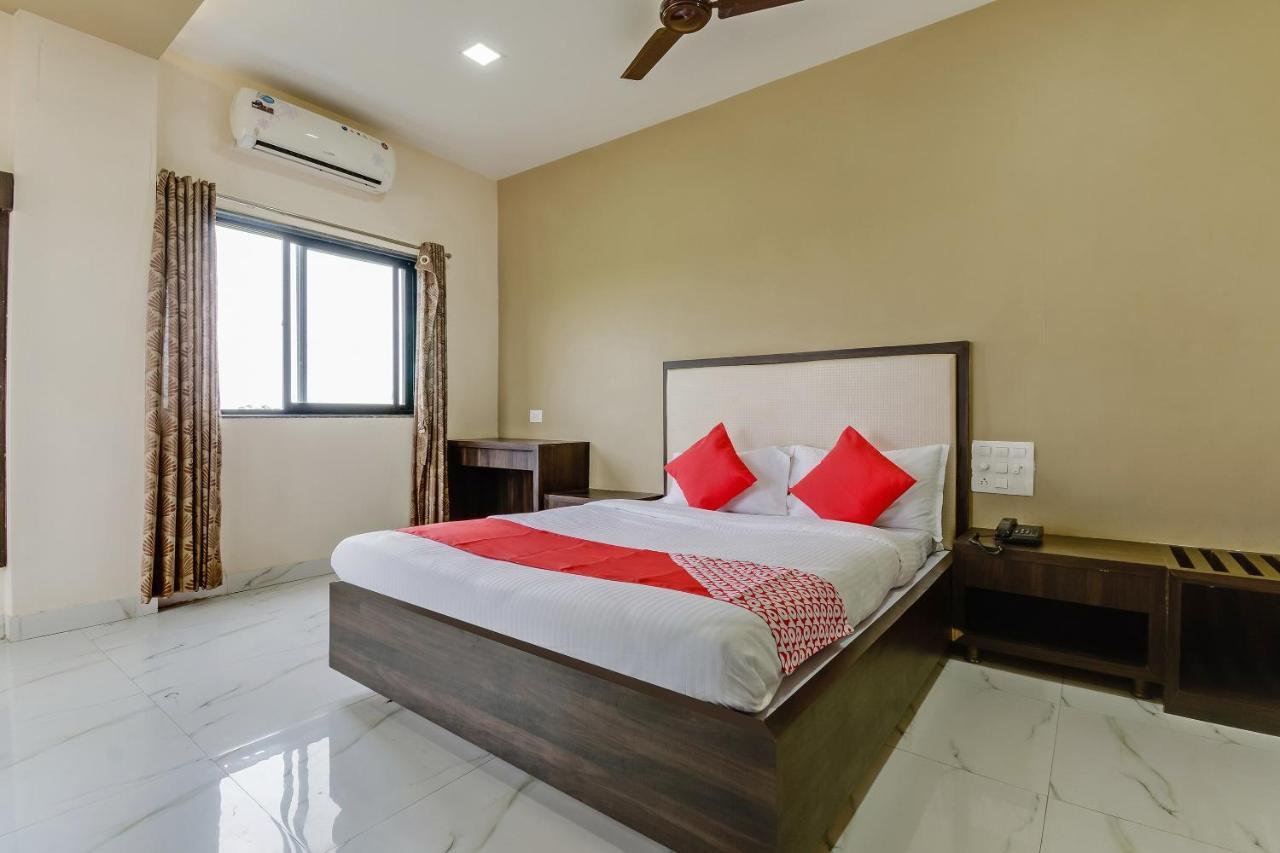 Oyo 48352 Hotel Bhagyalaxmi Kala Exterior photo